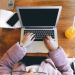 Как выбрать надёжную фриланс-биржу: критерии безопасности, комиссии и популярные категории услуг unsplash_976.jpg